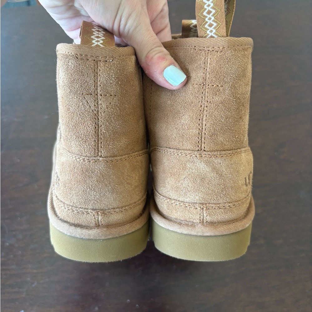 Men’s Ugg Nuemal Chelsea Boot - Like New- Size 6 - Picture 3 of 7